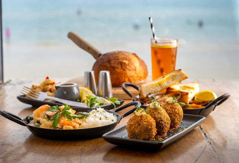 ​​​​​​Waves on the Beach lunch (Frankston) 