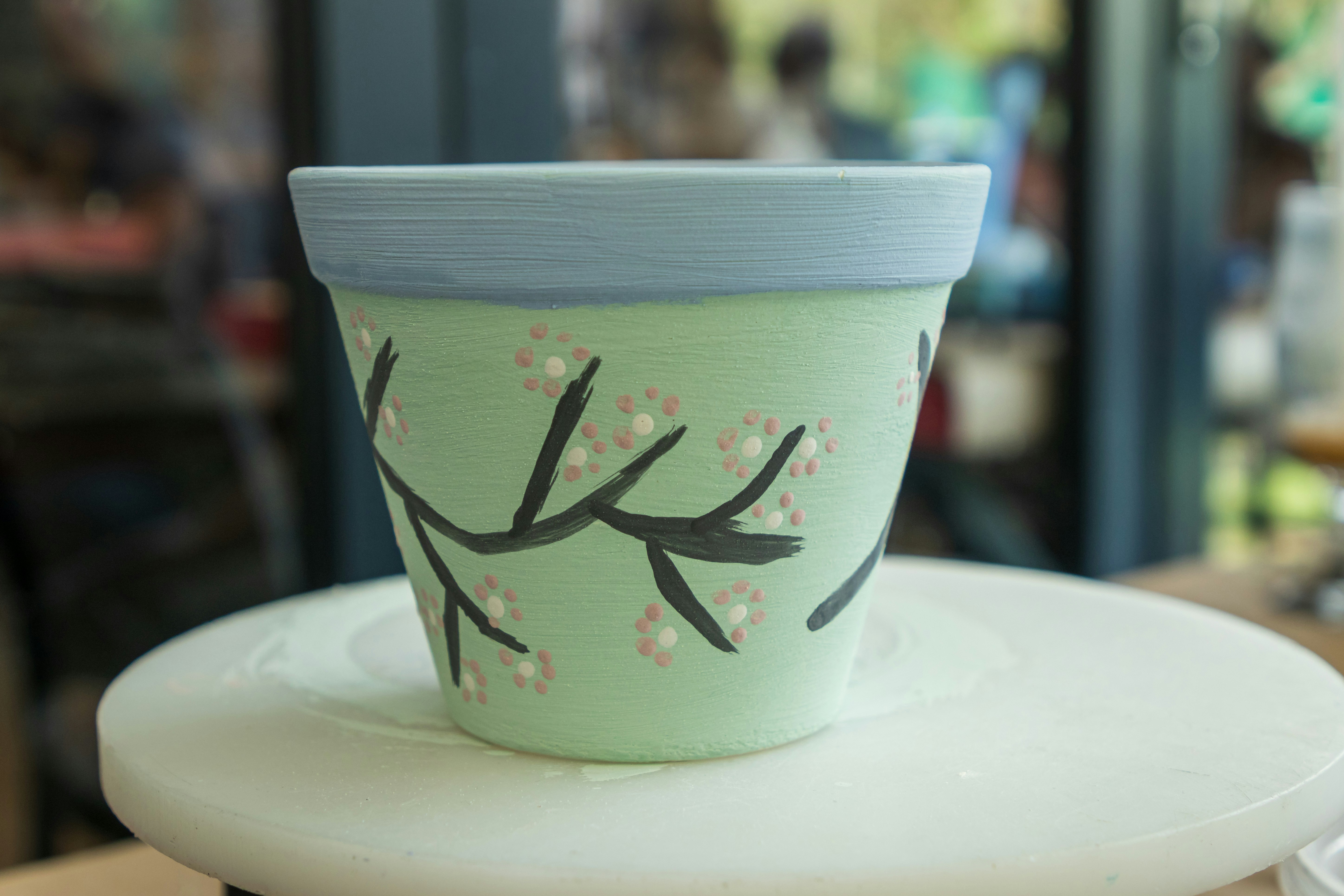 Paint a terracotta pot (Mornington) 