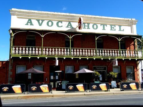 ​​Avoca Hotel lunch (near Maryborough)