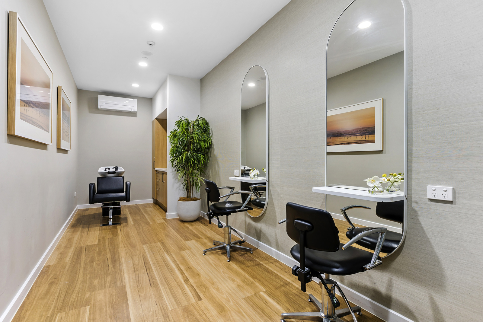 Modern salon with arched mirrors